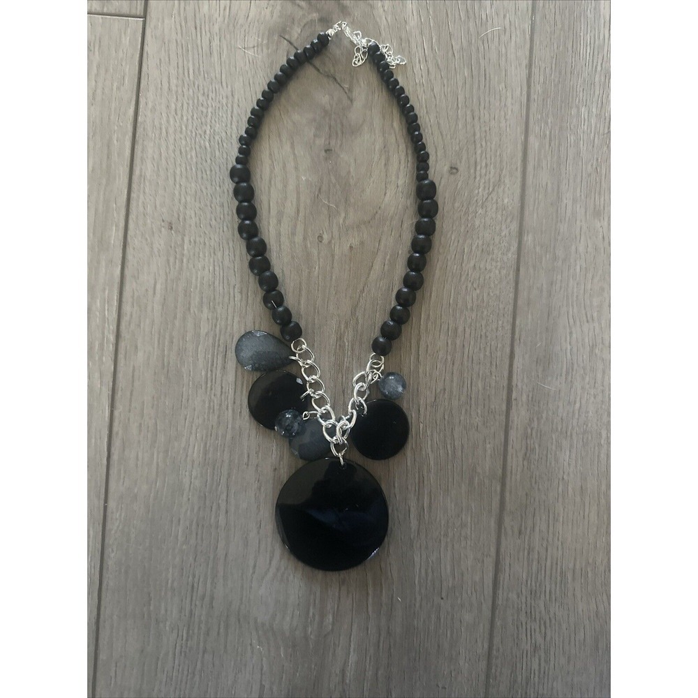 Brand New necklace with wooden beads and Metal Details‎